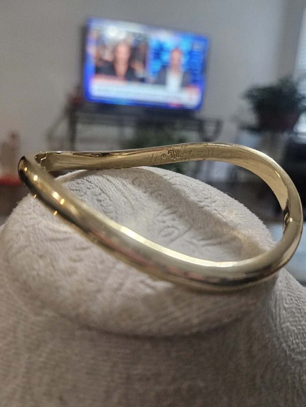 Lauren Ralph Lauren Gold Sculptural Bangle Bracelet Wavy Minimalist Hinge Cuff